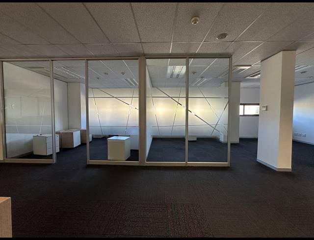 551M² OFFICE TO LET IN SANDTON CENTRAL